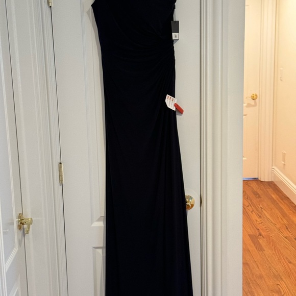 NWT Ieena for Mac Duggal 26163 One Shoulder Ruched Jersey Gown Midnight Size 4 - Picture 5 of 12